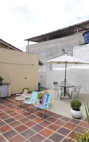 Casa à venda com 250m², 3 quartos e 3 vagasQuintal