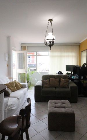 Casa à venda com 250m², 3 quartos e 3 vagasSala