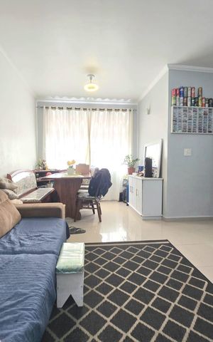 Apartamento à venda com 83m², 2 quartos e 1 vaga Apartamento à venda com 83m², 2 quartos e 1 vagaSala