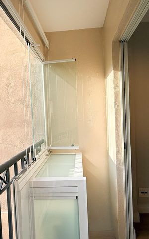Apartamento para alugar com 50m², 2 quartos e 1 vaga Apartamento para alugar com 50m², 2 quartos e 1 vagaVaranda