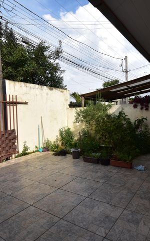 Casa à venda com 540m², 2 quartos e 3 vagasQuintal