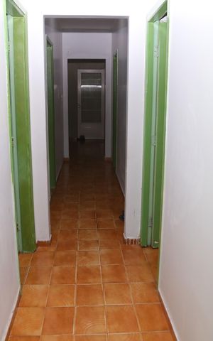 Casa à venda com 206m², 5 quartos e 3 vagasCorredor