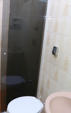 Casa à venda com 206m², 5 quartos e 3 vagasBanheiro 2