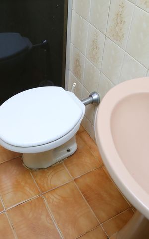 Casa à venda com 206m², 5 quartos e 3 vagasBanheiro 2