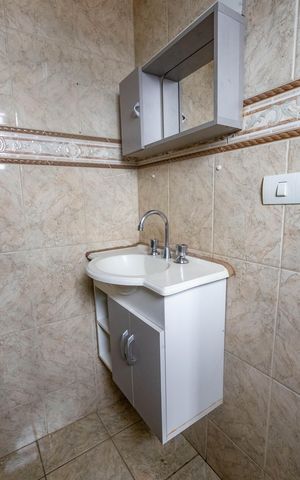 Casa para alugar com 70m², 2 quartos e sem vaga Casa para alugar com 70m², 2 quartos e sem vagaBanheiro da suíte