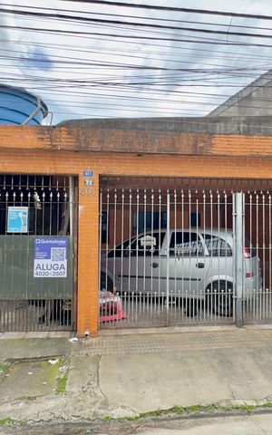 Casa para alugar com 45m², 1 quarto e sem vaga Casa para alugar com 45m², 1 quarto e sem vagaPlaca instalada na fachada do imóvel