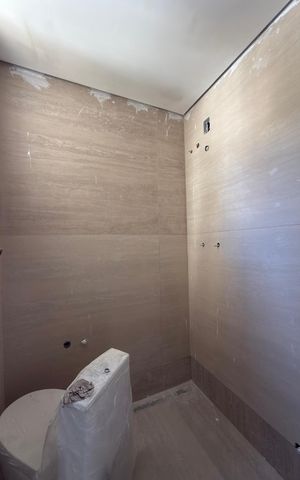 Casa de condomínio à venda com 250m², 4 quartos e 3 vagas Casa de condomínio à venda com 250m², 4 quartos e 3 vagasBanheiro Social