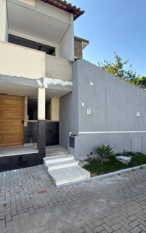 Casa de condomínio à venda com 250m², 4 quartos e 3 vagas Casa de condomínio à venda com 250m², 4 quartos e 3 vagasFachada