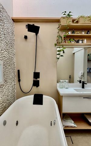 Casa para alugar com 140m², 2 quartos e 1 vaga Casa para alugar com 140m², 2 quartos e 1 vagaBanheiro