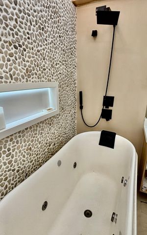Casa para alugar com 140m², 2 quartos e 1 vaga Casa para alugar com 140m², 2 quartos e 1 vagaBanheiro