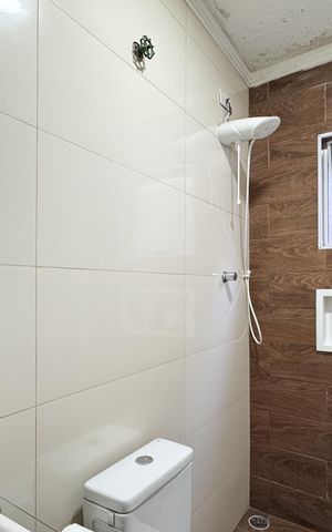 Casa à venda com 249m², 5 quartos e 2 vagasBanheiro - Casa 1