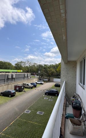 Apartamento à venda com 85m², 3 quartos e 1 vaga Apartamento à venda com 85m², 3 quartos e 1 vagaVaranda