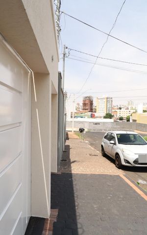 Casa para alugar com 230m², 4 quartos e 5 vagasPlaquinha