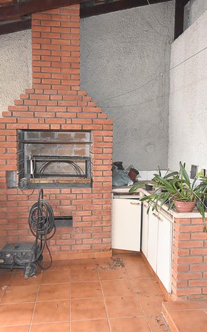 Casa à venda com 395m², 4 quartos e 5 vagas Casa à venda com 395m², 4 quartos e 5 vagasEspaço Gourmet