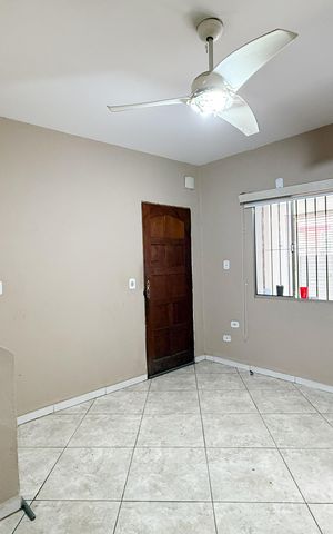 Casa para alugar com 90m², 3 quartos e 1 vaga Casa para alugar com 90m², 3 quartos e 1 vagaSala