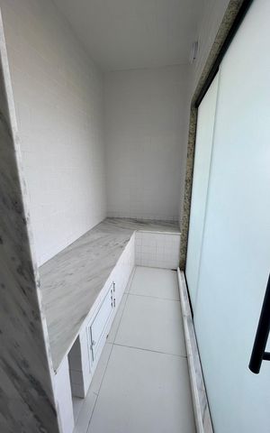 Apartamento à venda com 492m², 4 quartos e 3 vagas Apartamento à venda com 492m², 4 quartos e 3 vagasÁrea externa