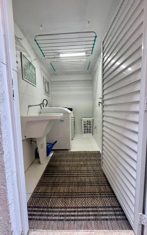 Apartamento à venda com 492m², 4 quartos e 3 vagas Apartamento à venda com 492m², 4 quartos e 3 vagasÁrea de serviço