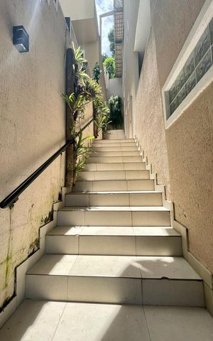 Apartamento à venda com 492m², 4 quartos e 3 vagas Apartamento à venda com 492m², 4 quartos e 3 vagasÁrea externa