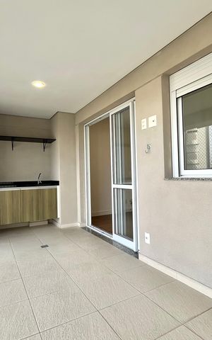 Apartamento para alugar com 74m², 2 quartos e 1 vaga Apartamento para alugar com 74m², 2 quartos e 1 vagaVaranda