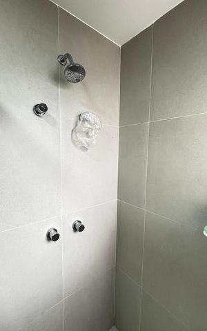 Apartamento à venda com 73m², 2 quartos e 2 vagas Apartamento à venda com 73m², 2 quartos e 2 vagasBanheiro da Suíte