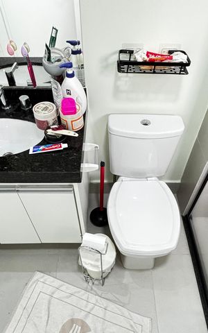 Apartamento à venda com 73m², 2 quartos e 2 vagas Apartamento à venda com 73m², 2 quartos e 2 vagasBanheiro da Suíte