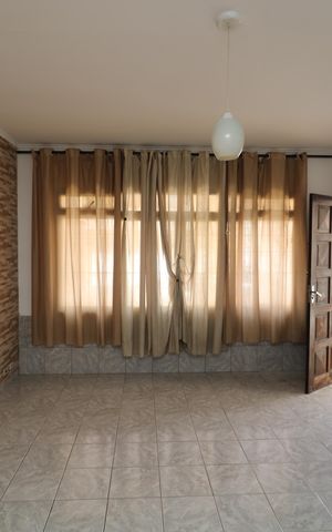 Casa para alugar com 250m², 2 quartos e 3 vagasSala
