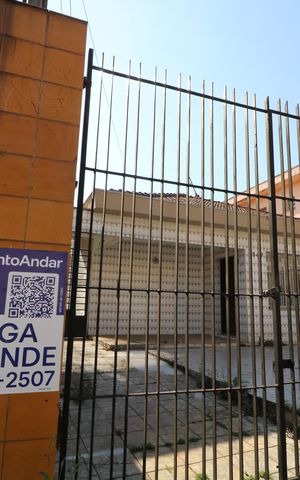 Casa para alugar com 250m², 2 quartos e 3 vagasFachada