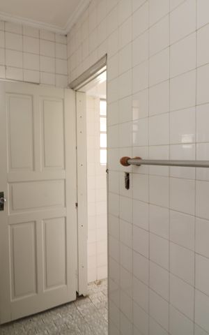 Casa para alugar com 250m², 2 quartos e 3 vagasBanheiro de serviço