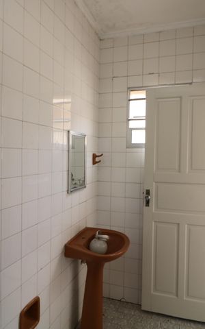Casa para alugar com 250m², 2 quartos e 3 vagasBanheiro de serviço