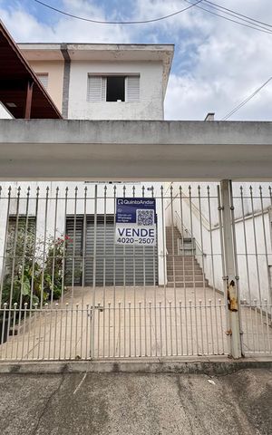 Casa à venda com 130m², 2 quartos e 2 vagas Casa à venda com 130m², 2 quartos e 2 vagasFachada