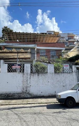 Casa à venda com 520m², 3 quartos e 6 vagas Casa à venda com 520m², 3 quartos e 6 vagasFachada