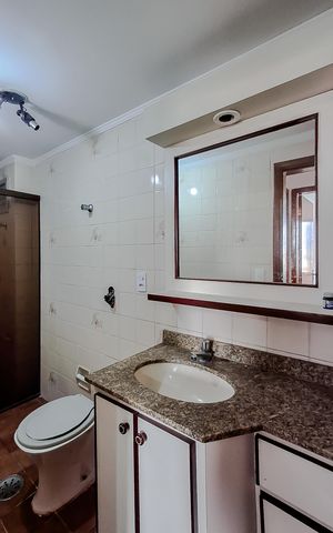 Apartamento à venda com 55m², 2 quartos e 1 vaga Apartamento à venda com 55m², 2 quartos e 1 vagaBanheiro social