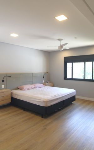 Casa de condomínio à venda com 250m², 3 quartos e 3 vagasSuíte