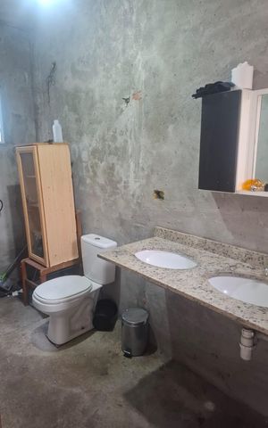Casa à venda com 146m², 2 quartos e 3 vagasBanheiro 1