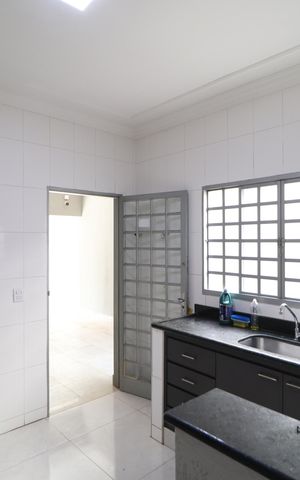 Casa para alugar com 200m², 3 quartos e 2 vagasCozinha