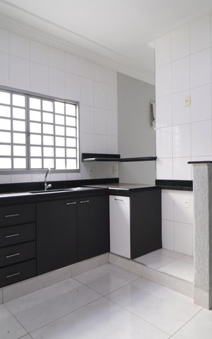 Casa para alugar com 200m², 3 quartos e 2 vagasCozinha