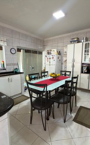 Casa à venda com 774m², 6 quartos e 4 vagas