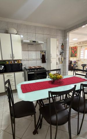 Casa à venda com 774m², 6 quartos e 4 vagas