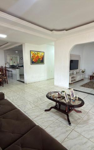 Casa à venda com 774m², 6 quartos e 4 vagas