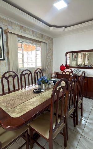 Casa à venda com 774m², 6 quartos e 4 vagas