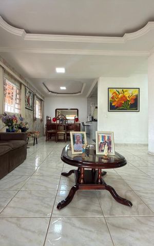 Casa à venda com 774m², 6 quartos e 4 vagas