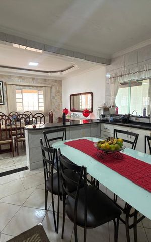 Casa à venda com 774m², 6 quartos e 4 vagas