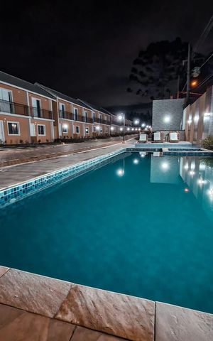 Casa de condomínio para alugar com 50m², 2 quartos e 2 vagas Casa de condomínio para alugar com 50m², 2 quartos e 2 vagasÁrea comum - Piscina