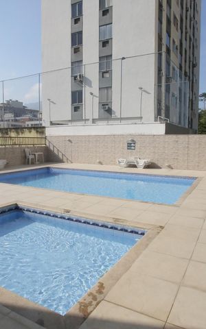 Apartamento para alugar com 65m², 2 quartos e 1 vagaÁrea comum - Piscina