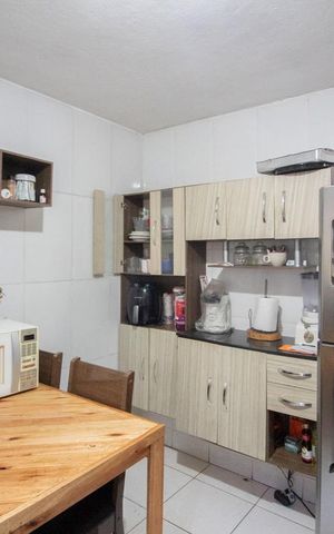 Casa à venda com 360m², 6 quartos e 3 vagas Casa à venda com 360m², 6 quartos e 3 vagasCasa 2 - Cozinha