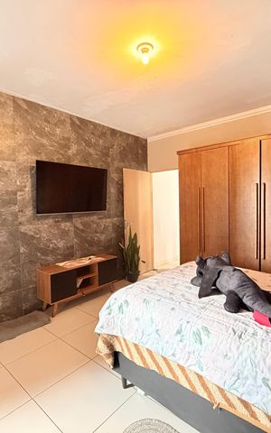 Casa à venda com 125m², 3 quartos e 2 vagasSuíte
