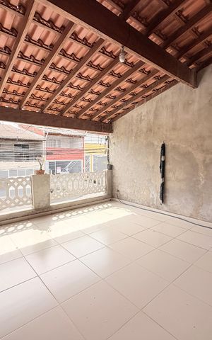 Casa à venda com 125m², 3 quartos e 2 vagasQuarto 3 - Varanda