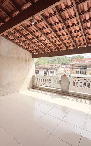 Casa à venda com 125m², 3 quartos e 2 vagasQuarto 3 - Varanda