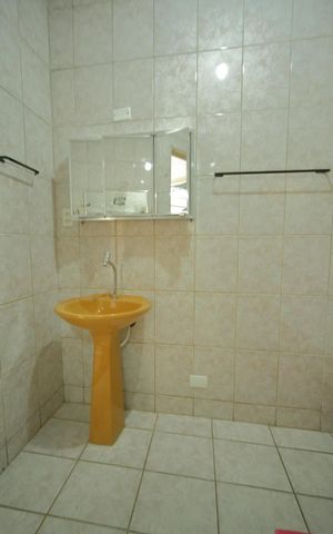 Casa para alugar com 81m², 2 quartos e 1 vagaBanheiro