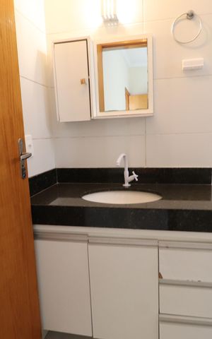 Casa para alugar com 70m², 2 quartos e 2 vagasBanheiro do Quarto 2